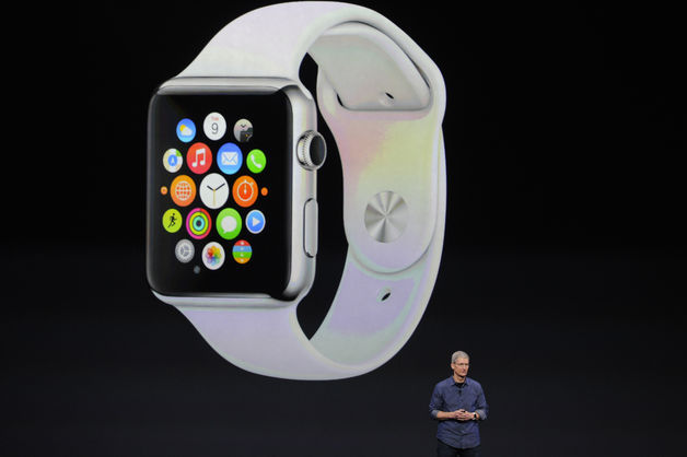  Apple unveils watch, bigger Iphones