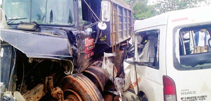 15 killed as trailer loses control  in Enugu