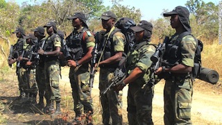 Jonathan, service chiefs visit Nigerian troops in Maidugri