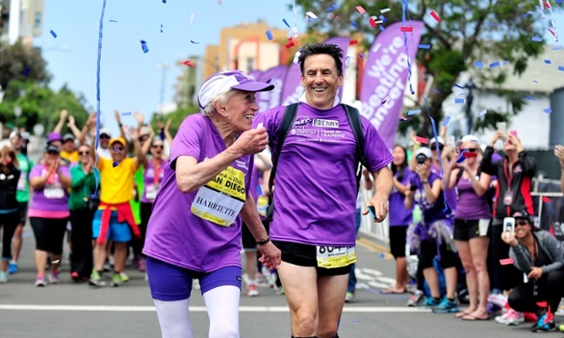 Harriette Thompson becomes eldest marathon runner, aged 92
