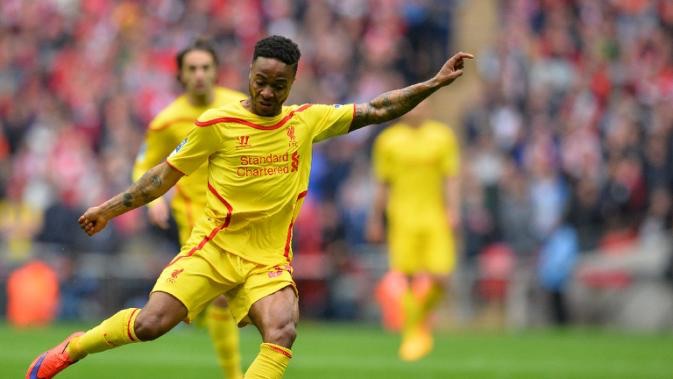 Sterling, in bid to make peace, thanks Liverpool