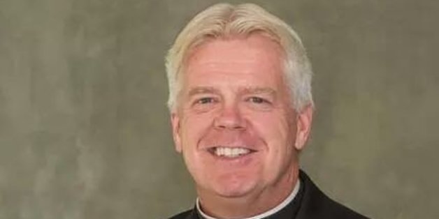 Gay Catholic priest gets post at New Jersey parishes