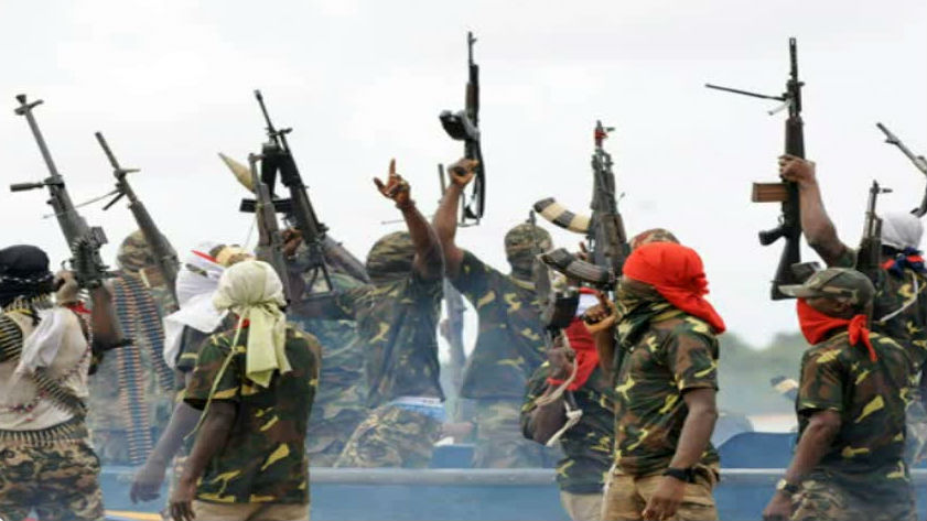 Pirates attack military base in Nigeria, 5 dead
