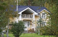 Finnish prime minister offers his spare house to refugees starting next year