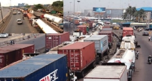 Lagos government threatens to impound long vehicles