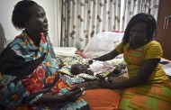 Baby survives South Sudan plane crash in man's arms