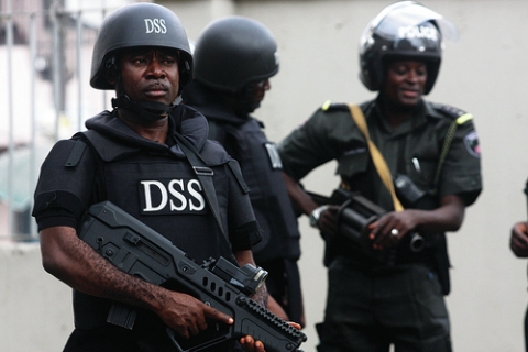 DSS operatives invade Lagos home of ex-DG SSS, Kayode Are; force him out of residence