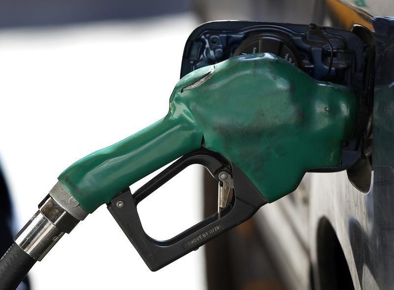 FG Jacks up ex-depot prices of petrol by N6