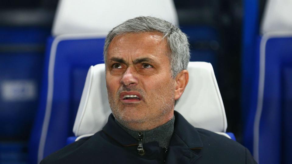Chelsea make peace overture to Mourinho