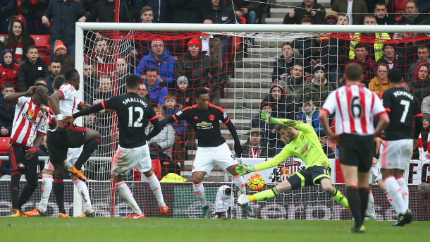 Call for Van Gaal's sack grows Sunderland  beat Man United 2-1