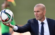 Zidane splits his pants during Real Madrid’s 3-0 Champions League win vs Wolfsburg