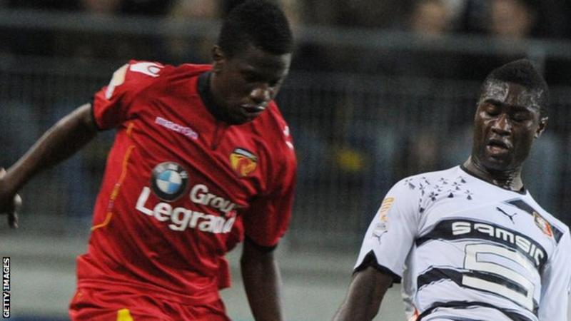 Patrick Ekeng: Dinamo Bucharest and Cameroon midfielder dies after on-pitch collapse