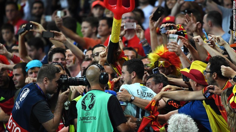 Eden Hazard turns on style, fires Belgium into Euro 2016 quarterfinals