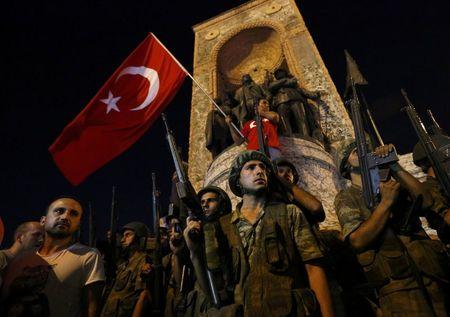 Attempted military coup in Turkey crumbles as crowds answer call to streets, Erdogan returns