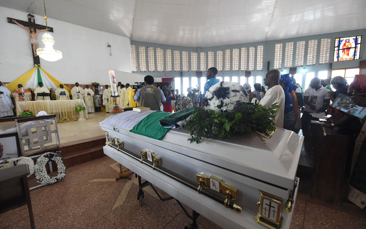 Nigeria legend Keshi buried