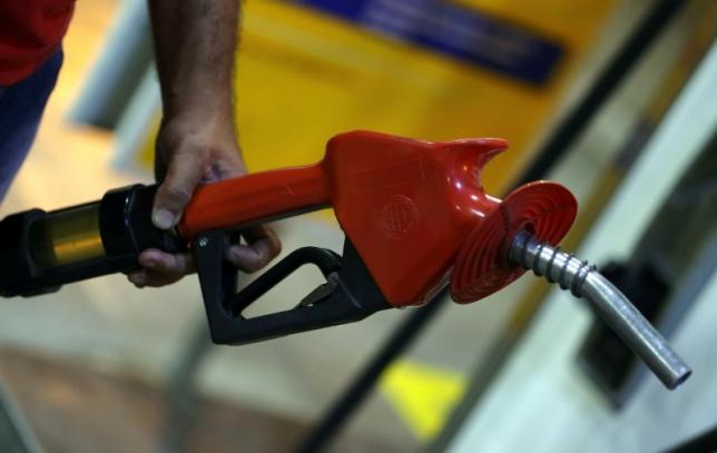 FG reduces petrol price to N130 per litre