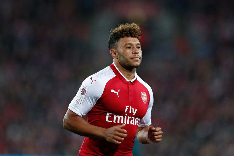 Oxlade Chamberlain set for Liverpool medical