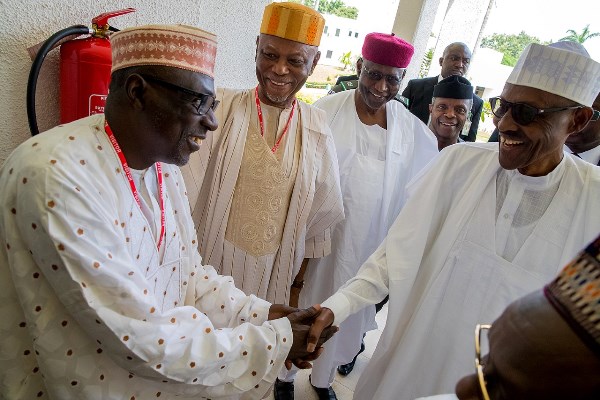 Buhari meets with APC, PDP leaders in his first bipartisan meeting