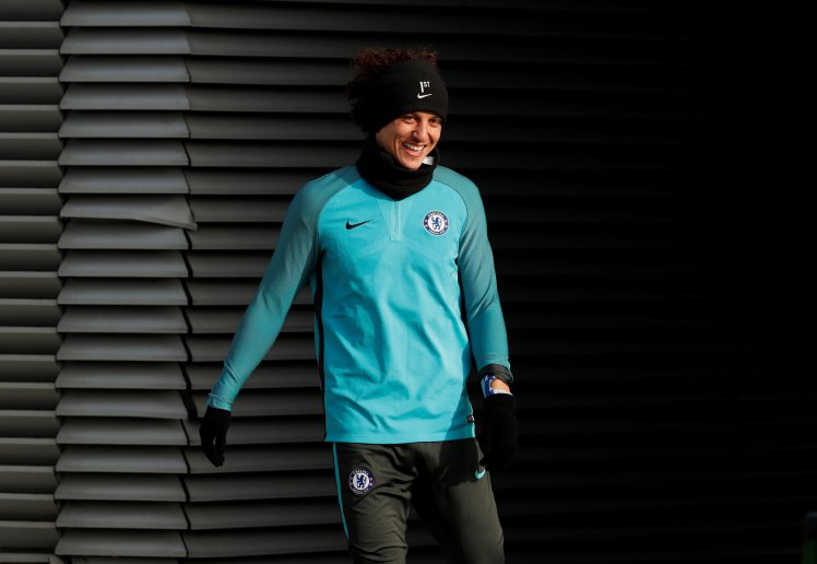 David Luiz  returns to training, still fears for his place after being dropped vs Man United