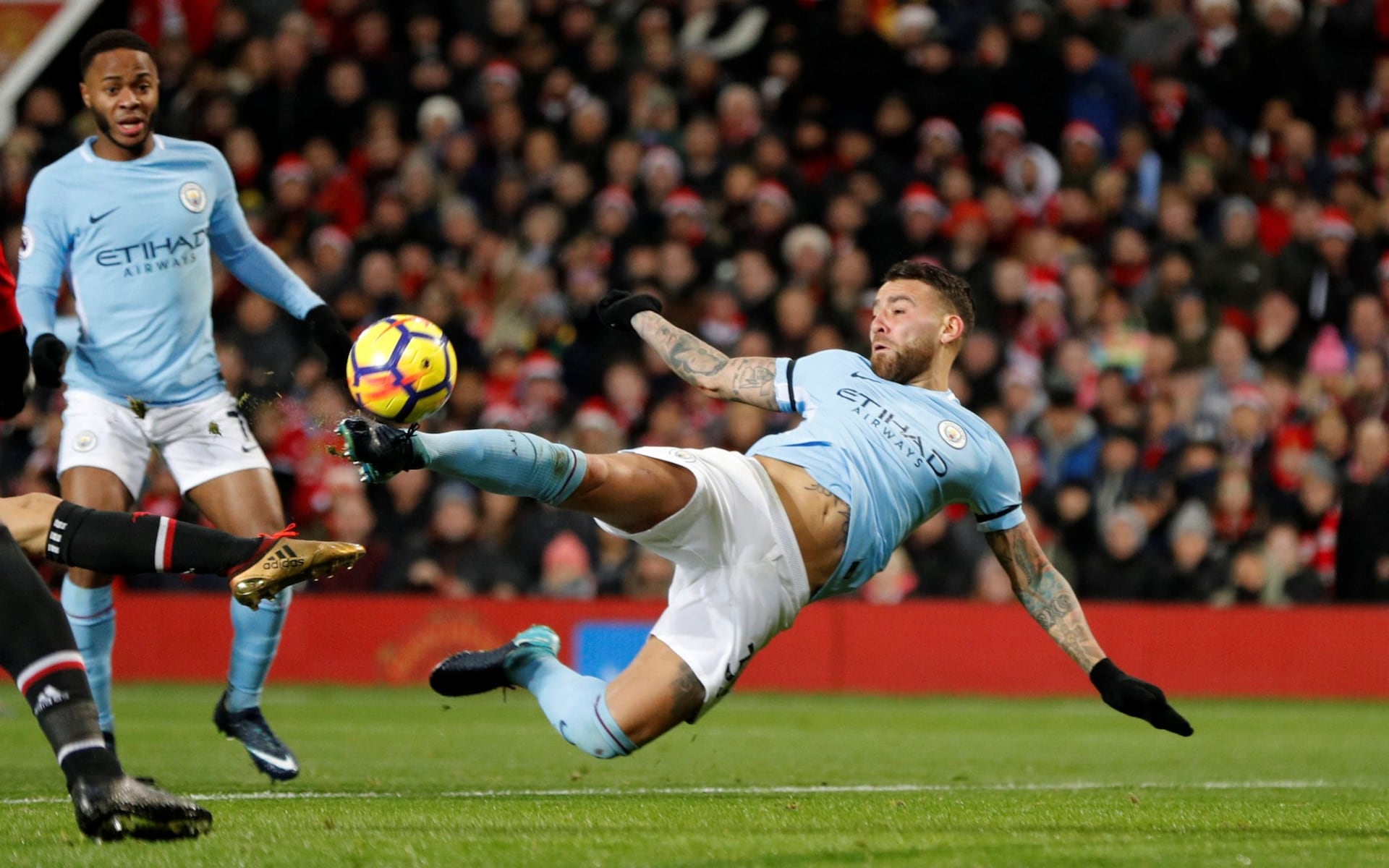 Man Utd beaten 2-1 by Man City 2, outclassed by slick David Silva as City surge 11 points clear in title race
