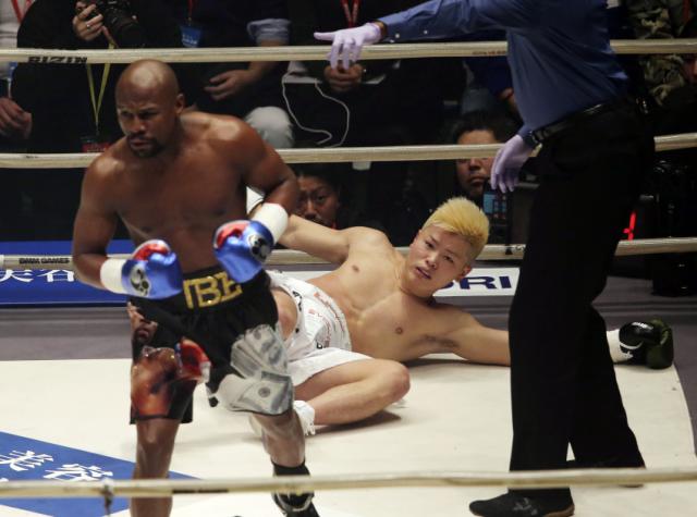 Floyd Mayweather makes easy $9 million with TKO vs. Tenshin Nasukawa