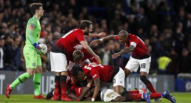 Manchester United beat struggling Chelsea to reach FA Cup quarter-finals