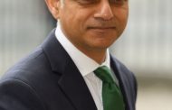 London mayor Sadiq Khan mocks Trump as 'six-foot-three child'