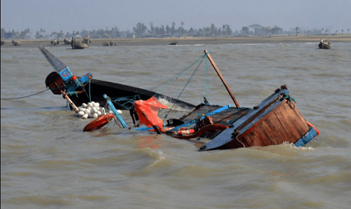Boat carrying 100 Passengers from Cross River to Cameroon capsizes at high sea