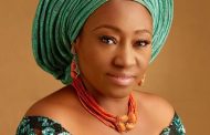 Governor Fayemi’s wife escapes death, as FUOYE students allegedly attack convoy