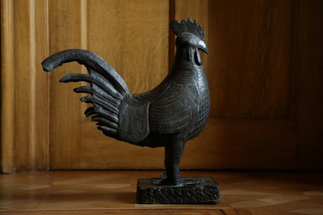 Cambridge University to return looted Benin cockerel statue to Nigeria