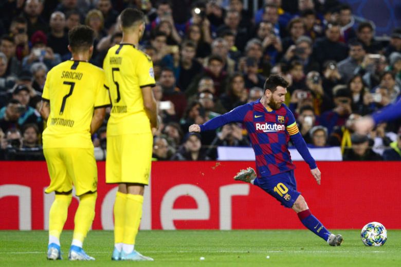 Messi scores in 700th match as Barca ease into last-16