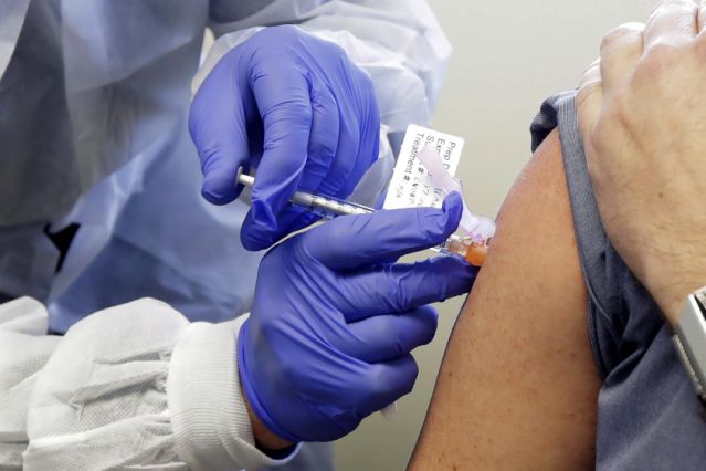 Trump wants to deliver 300 million doses of coronavirus vaccine by the end of the year