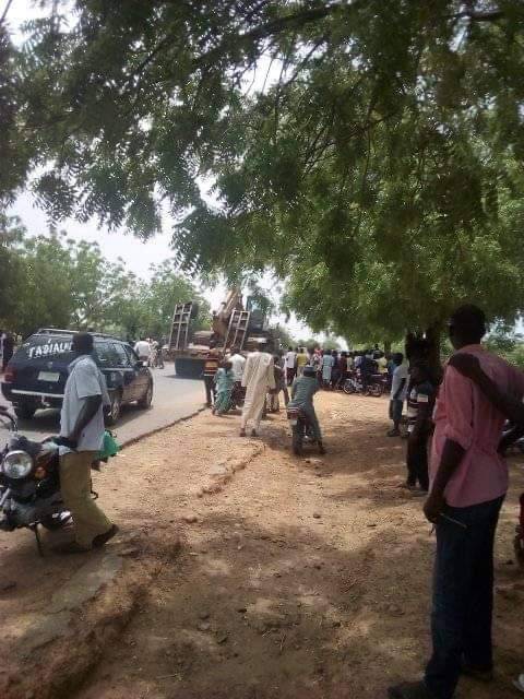 Covid-19 patients in Gombe block road in protest over lack of food, medical attention