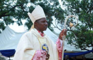 Sallah: Archbishop distributes rice to Muslims