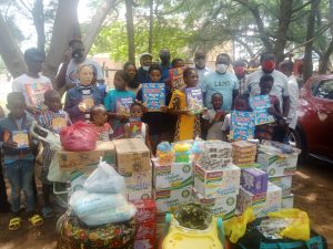Pyrates Confraternity celebrates 2020 reading session with orphans, donates items