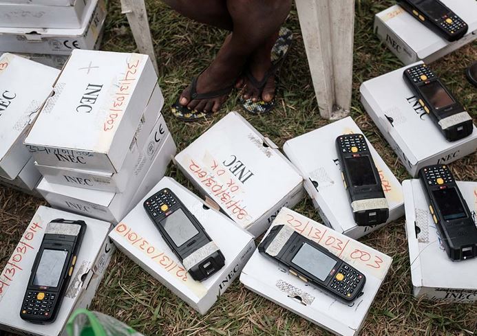 Ondo election: INEC moves 6,000 smart card readers from Oyo