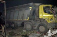 Truck crushes 15 workers sleeping on roadside