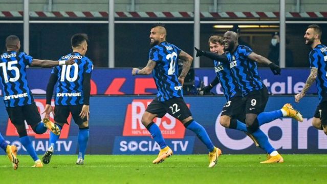 Inter beat Juventus to move level with leaders Milan