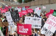 Chaotic scenes as Taser drawn at US abortion protest