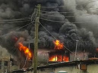 Hundreds Of Shops Burnt As Fire Razes 6 Buildings At Balogun Market 