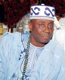 Oba Akiolu threatens Igbos: Vote for Ambode or perish in lagoon
