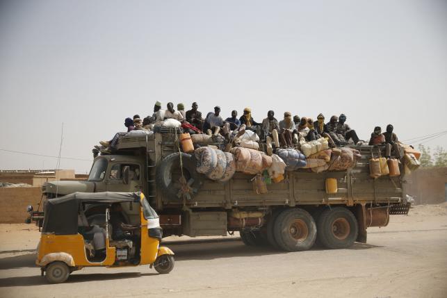 How African migrants risk all in Sahara to reach Europe