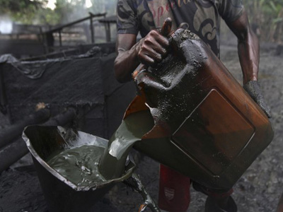 FG arraigns 10 over alleged illegal oil bunkering