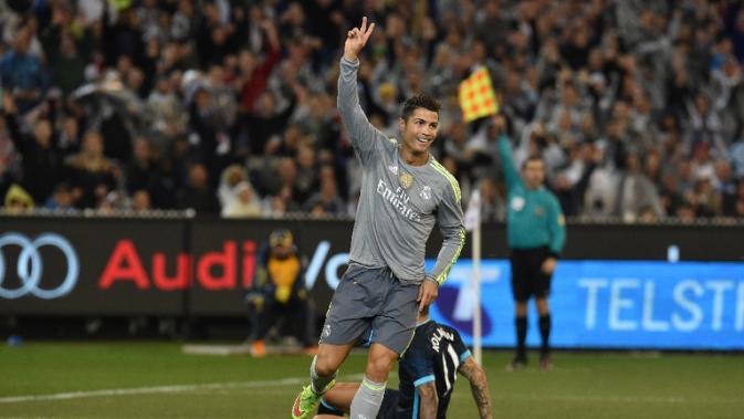 Ronaldo dazzles as Real Madrid humble Man City 4- 1