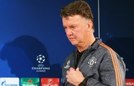 Man United boss Louis van Gaal storms out press conference