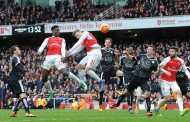Danny Welbeck’s last-gasp header gives Arsenal 2-1 win over 10-man Leicester