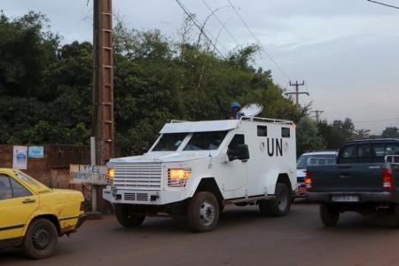 Suspected Islamist militants attack Mali U.N. base, several dead