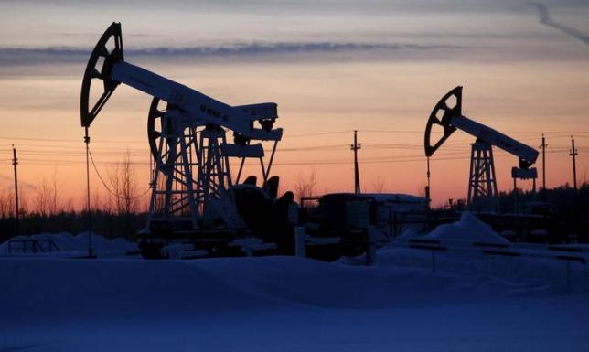 Saudis, Russia agree oil output freeze, talks with Iran to follow