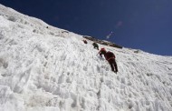 Six die in one week climbing Mount Everest