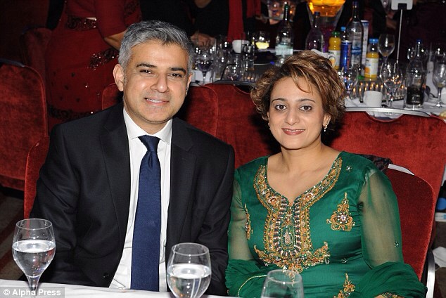 Pakistani bus driver's son becomes London's first Muslim mayor